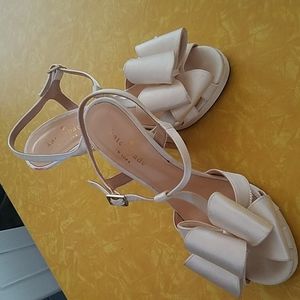 Kate Spade bow pumps